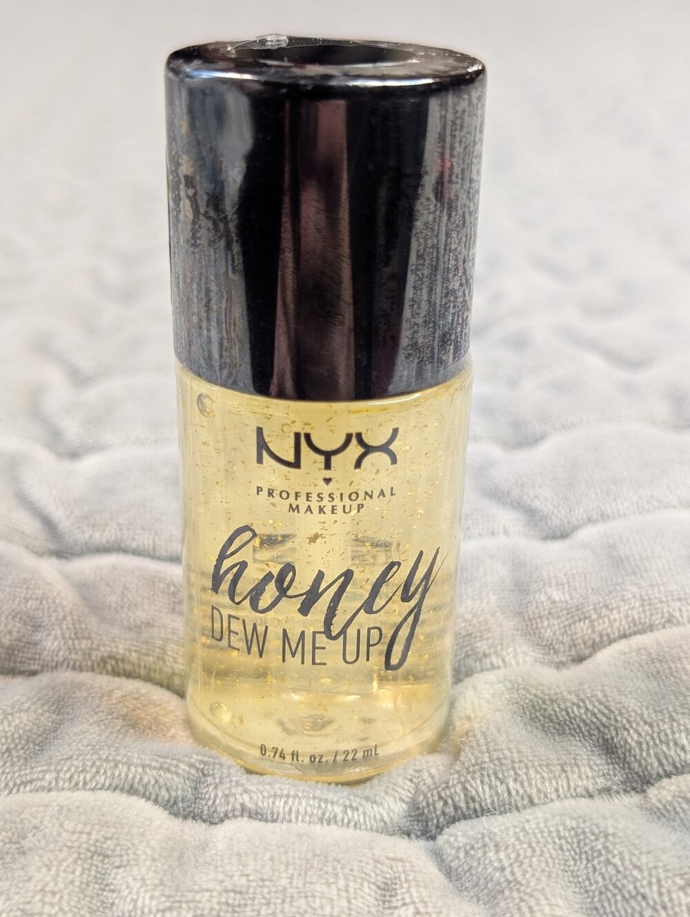NEW SEALED NYX Honey Dew Me Up Honey Primer Base, Gold Flakes